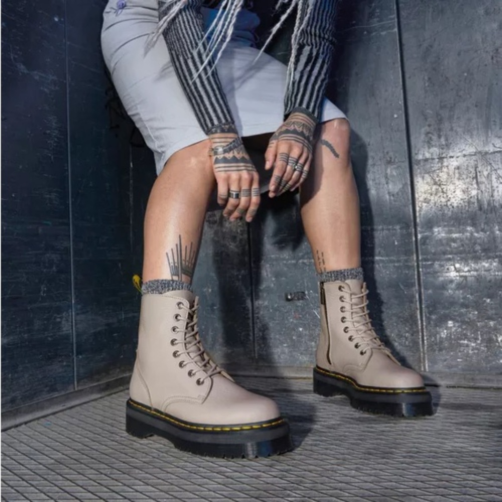 NIB Dr. Martens Jadon Platform Boots